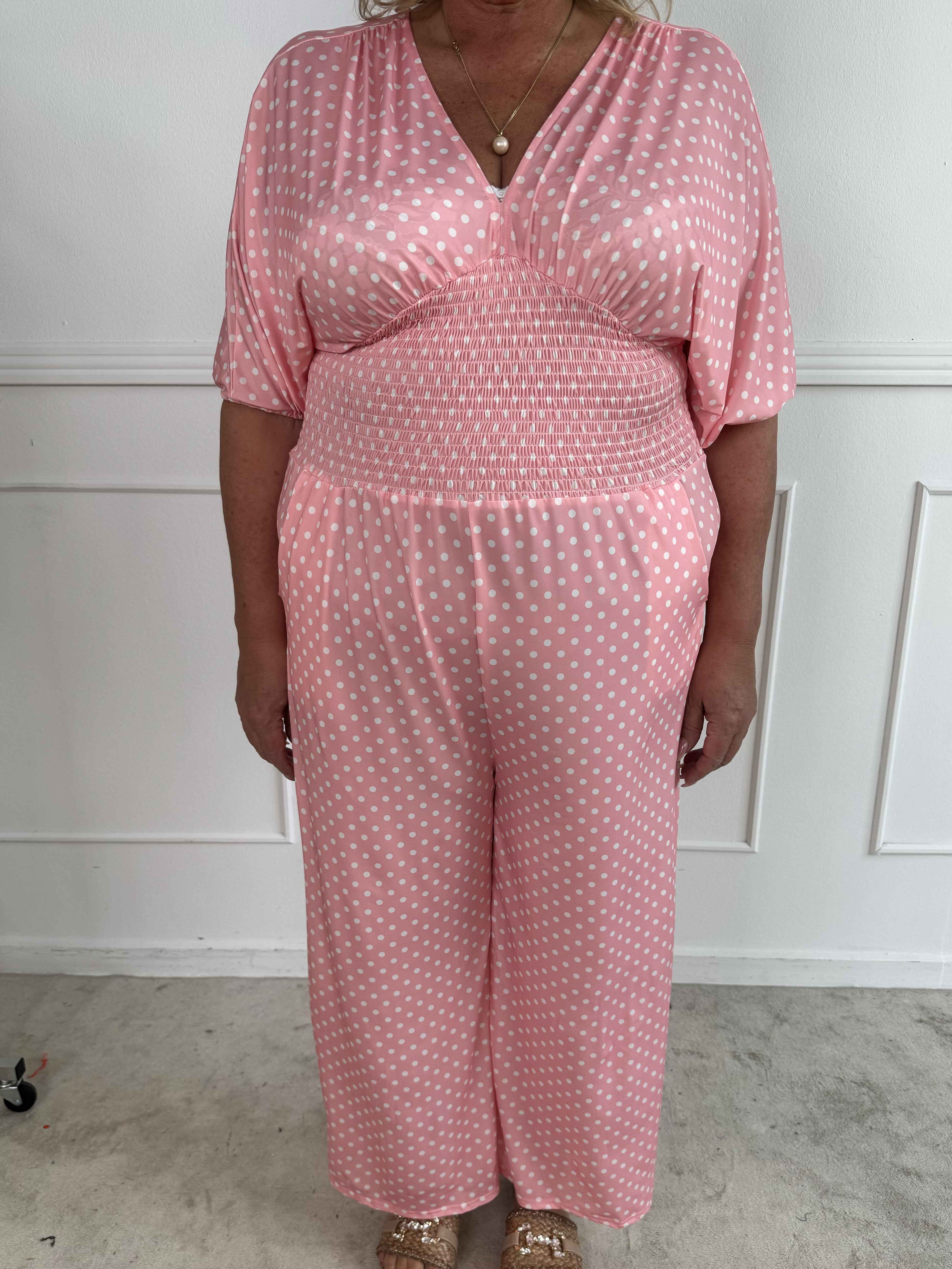 Grace - Plus size buksedragt i elastisk stof med hvide prikker